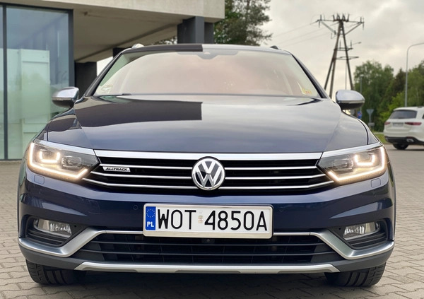 Volkswagen Passat cena 82900 przebieg: 220000, rok produkcji 2016 z Gryfice małe 781